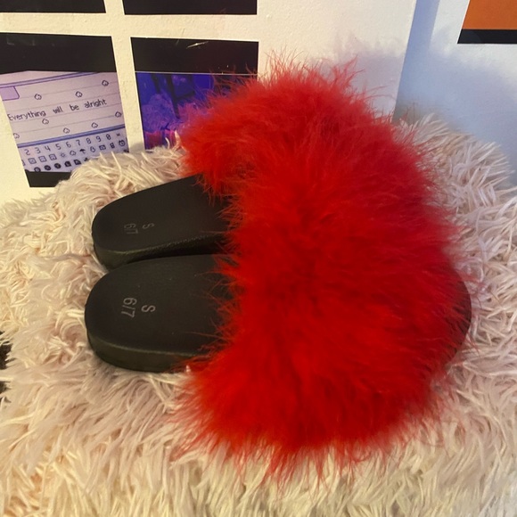 Shoes - Black Slides w/ Red Fur on the Top
